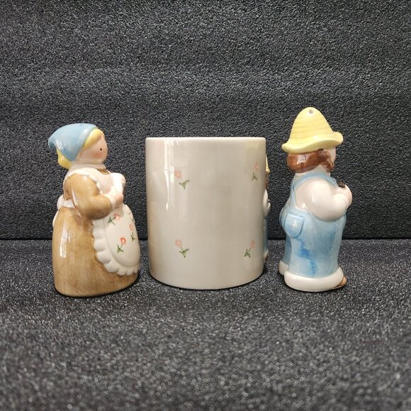 Farmer & Wife Salt & Pepper Shakers with Farmer Coffee Mug OTAGIRI Hand Crafted - Picture 2 of 16